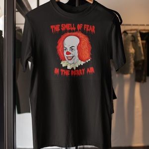 Pennywise |iT| The Smell Of Fear iN The Derry Air 
Halloween Men’s Black Tee NWT